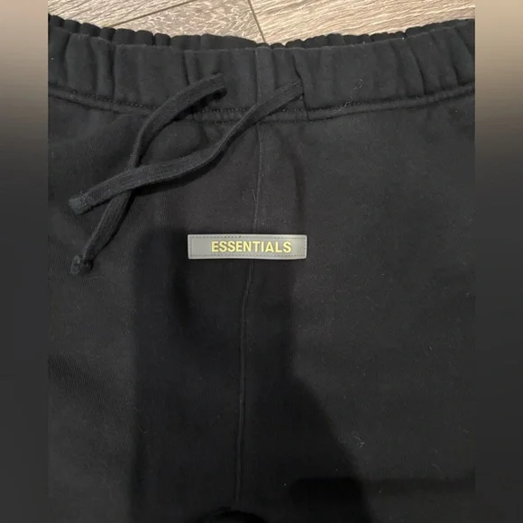 Essentials FEAR OF GOD Black Joggers - Picture 2 of 3